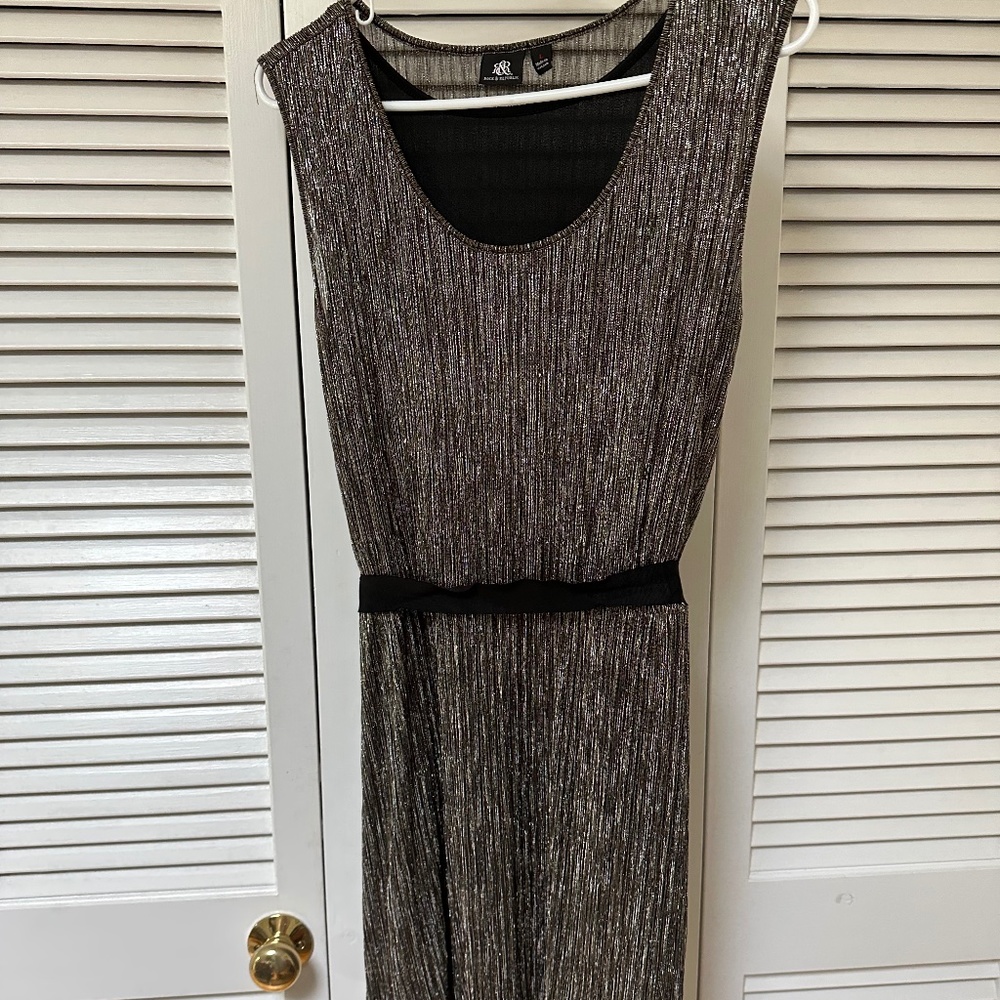 Rock & Republic Silver Metallic Plisse Finely Pleated Sleeveless Dress Large